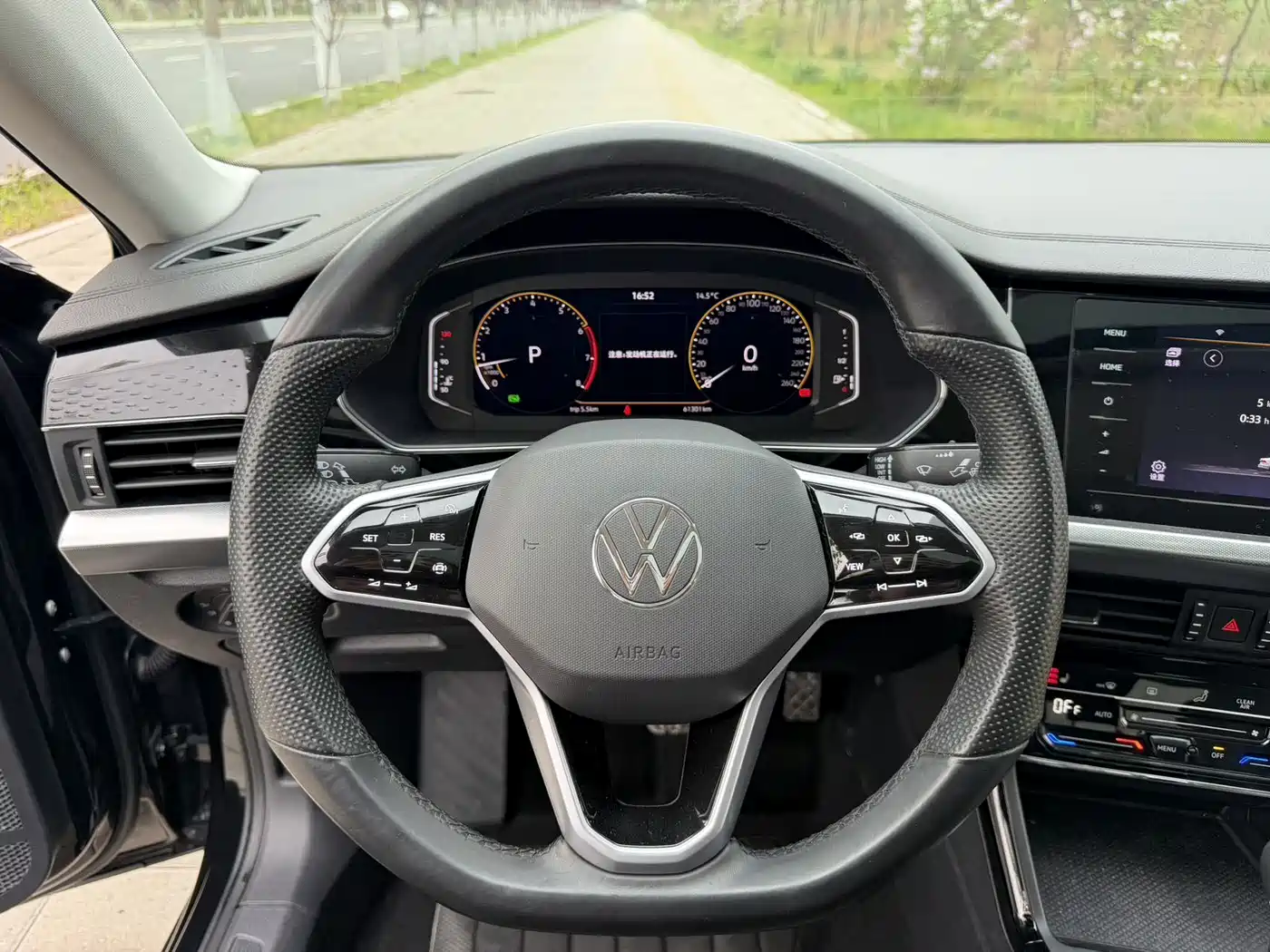 Volkswagen Passat 2023 280TSI Business Edition фото 17