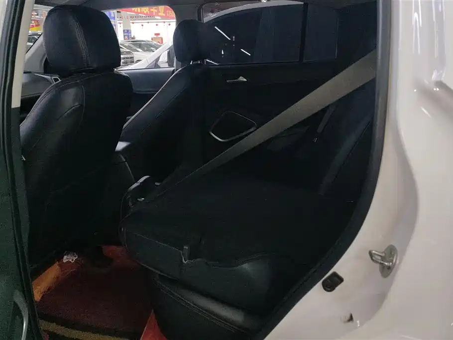 Hyundai Beijing Hyundai ix35 2018 2.0L Manual 2WD Zhiyong·Quality Edition фото 11