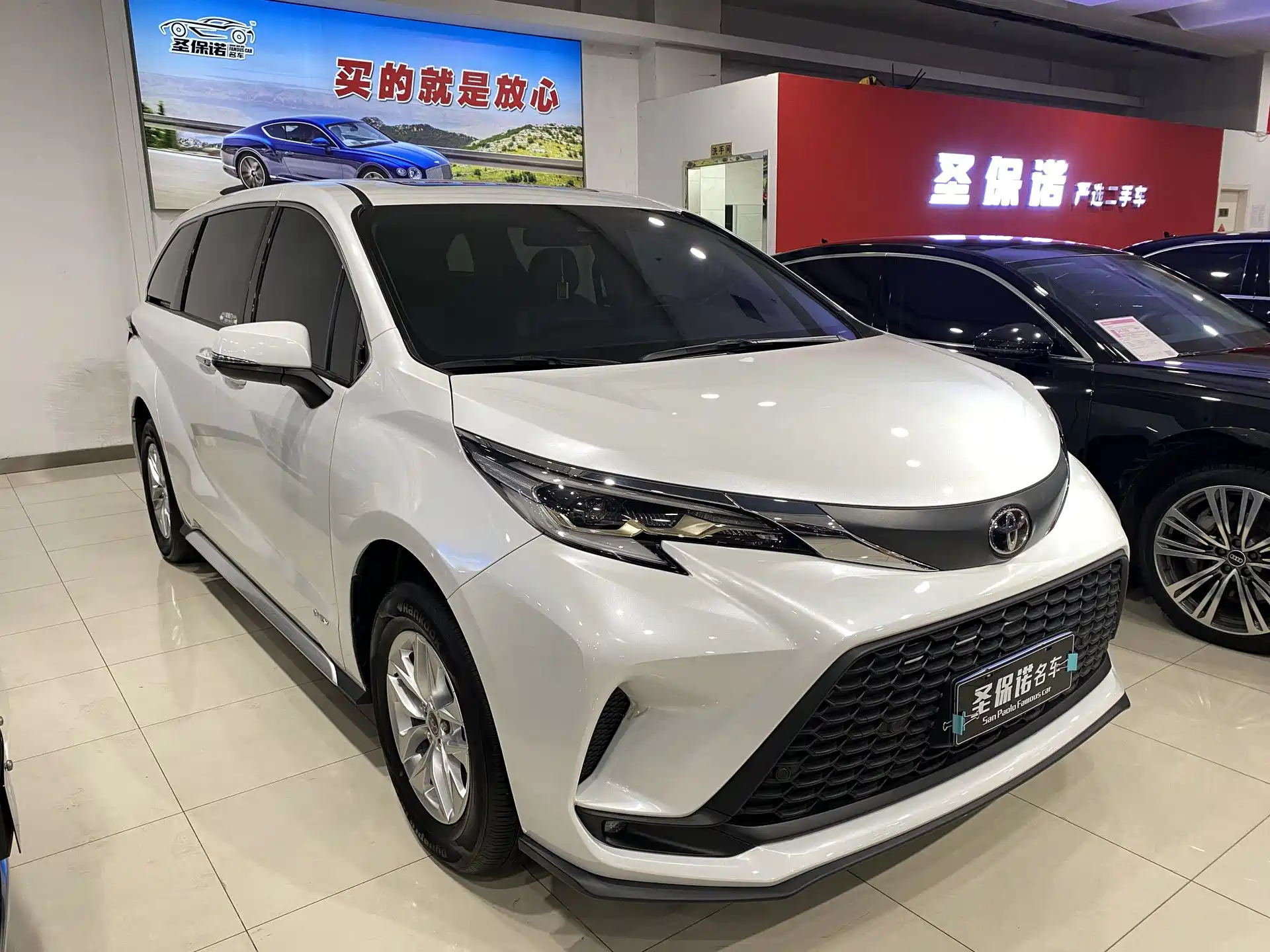 Фото 3 - Toyota Granvia