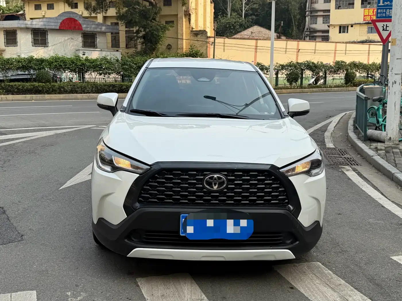 Toyota Corolla Cross 2023 2.0L Pioneer Edition фото 2