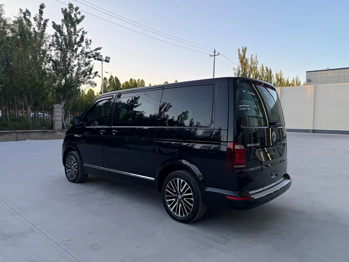 Volkswagen Multivan 2020 2019 2.0TSI 4WD Premium 7-seater
