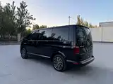 Photo 5 - Volkswagen Multivan