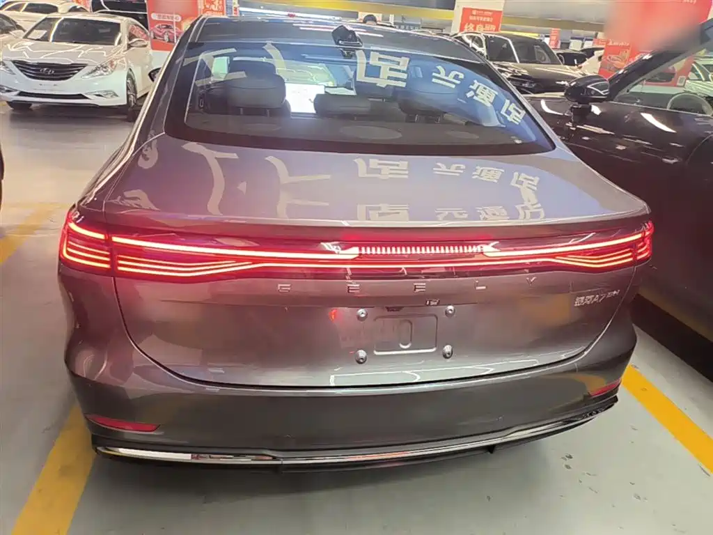 Geely Galaxy Galaxy A7 2025 EM-i 150km Explorer+ Edition фото 6