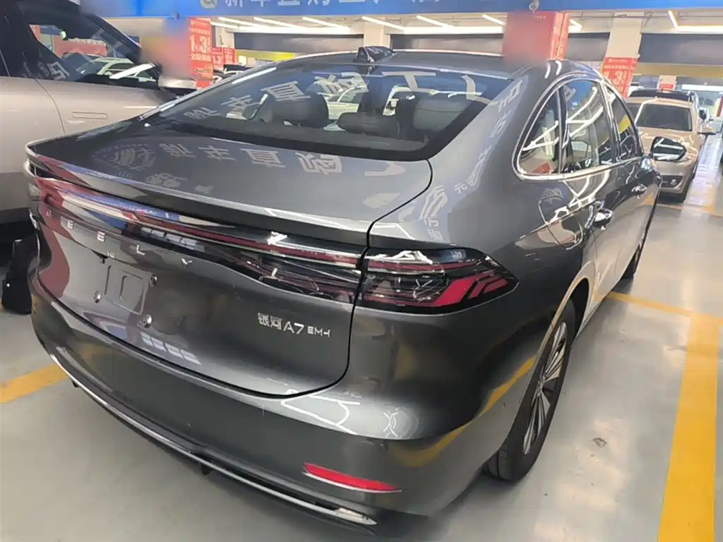 Geely Galaxy Galaxy A7 2025 EM-i 150km Explorer+ Edition фото 7