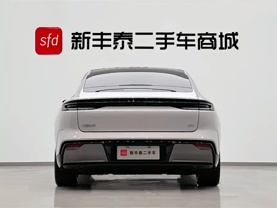 Geely Galaxy Galaxy E8 2025 700km Long Voyage Smart Drive Edition фото 7
