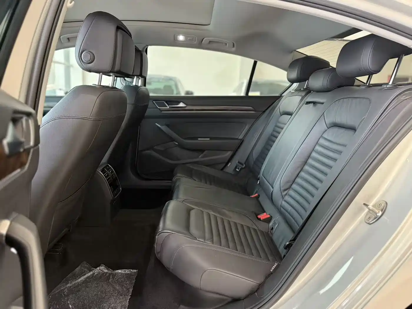 Volkswagen Magotan 2019 330TSI DSG Luxury Class China VI фото 9