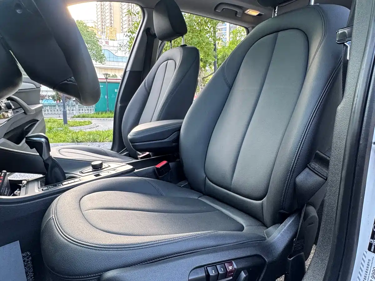 BMW X1 2016 sDrive18Li Fashion Model фото 16