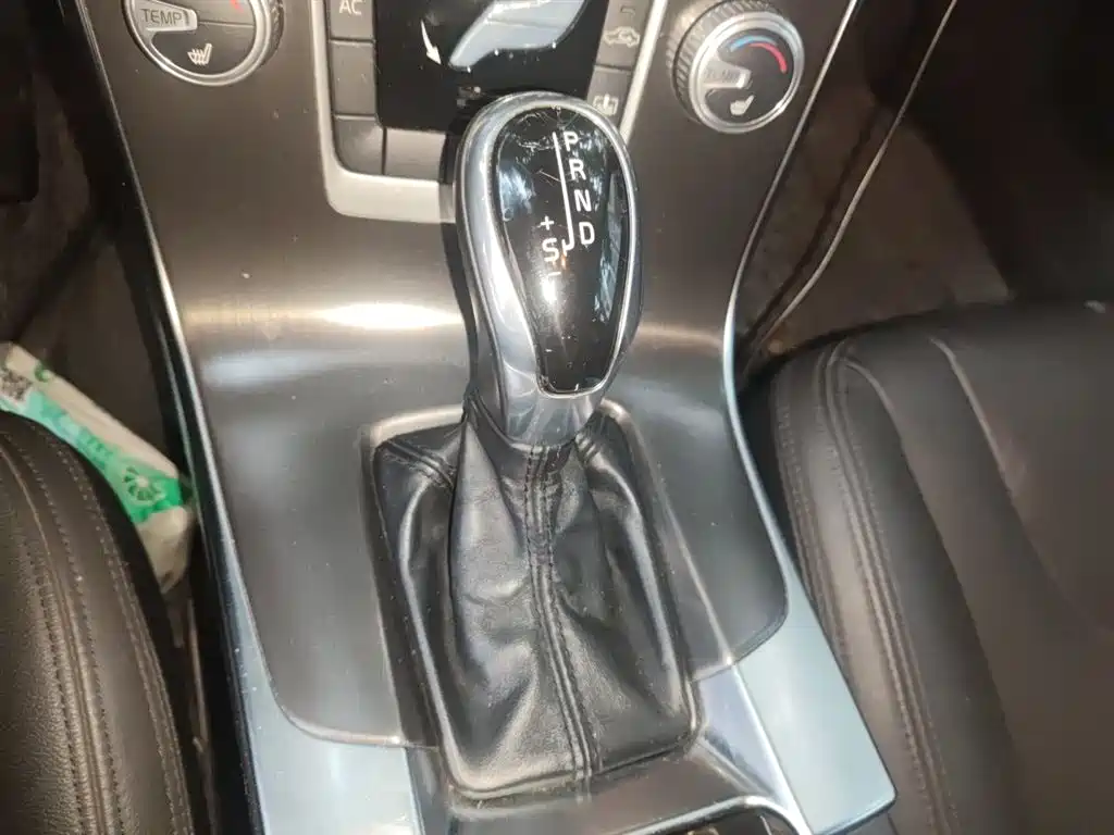 Фото 7 - Volvo S60