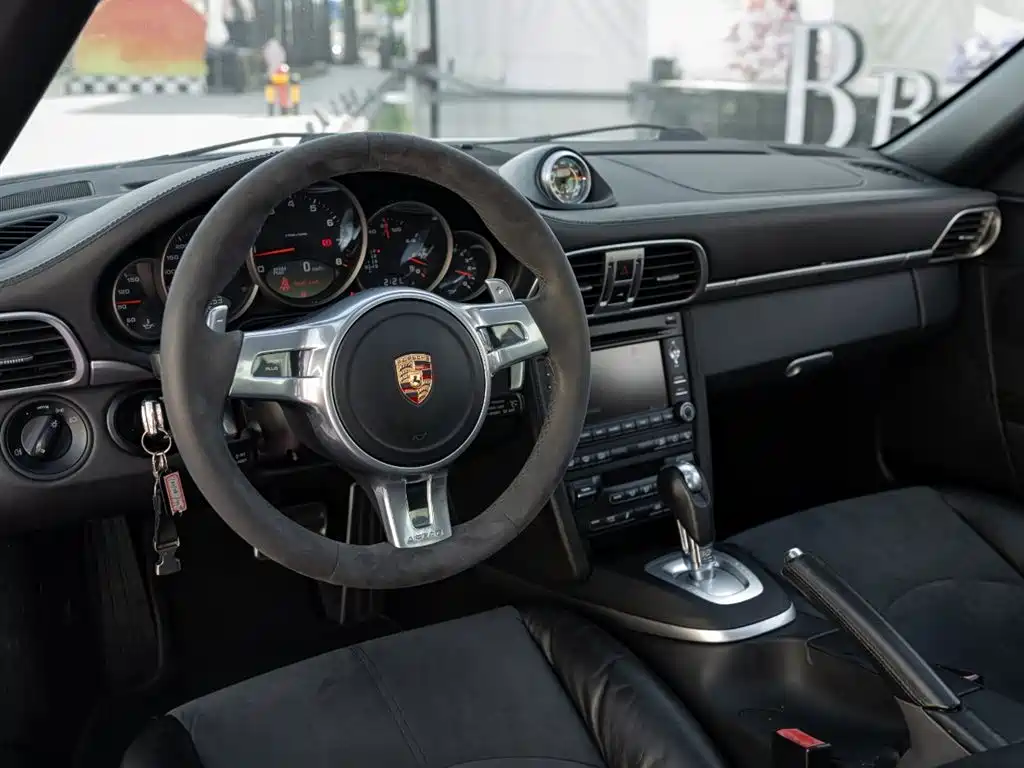 Porsche 911 2011 Carrera 4 GTS Coupe 3.8L фото 10