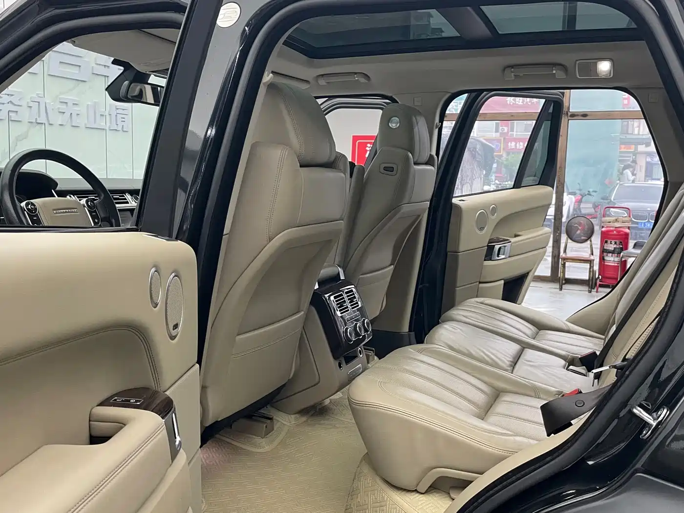 Land Rover Range Rover 2014 3.0 TDV6 Vogue SE фото 12