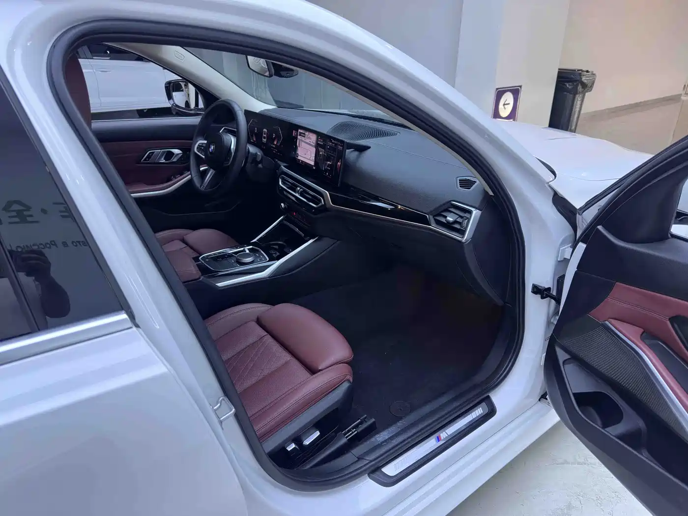 BMW 3 Series 2023 320Li M Sport Package фото 11