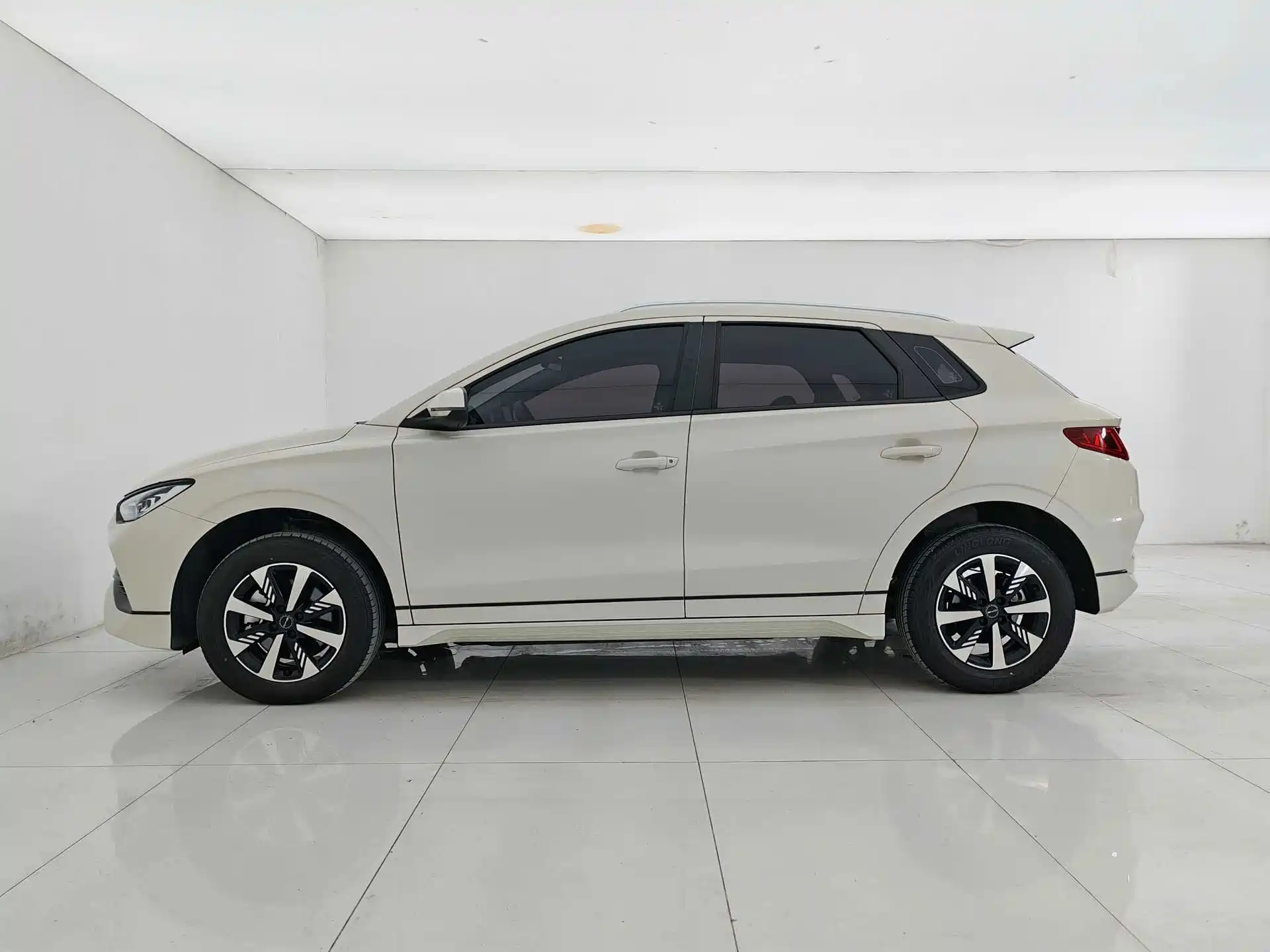 Фото 6 - BYD e2