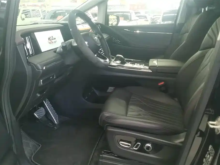 GAC Trumpchi Trumpchi M8 2024 Master Series 400T Ultimate Edition фото 9