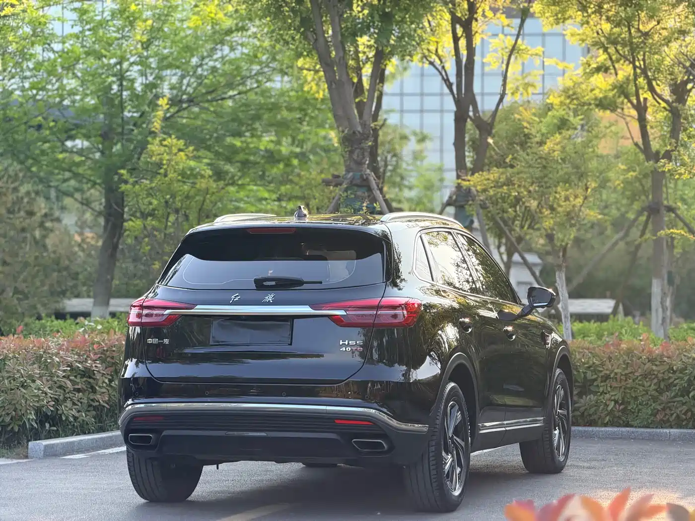 Hongqi HS5 2022 Facelift 2.0T Smart Flag Enjoyment Edition фото 12