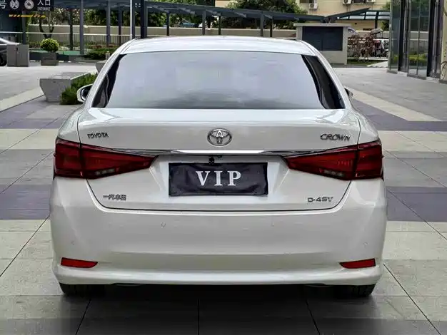 Toyota Crown 2017 2.0T Sport Edition фото 8
