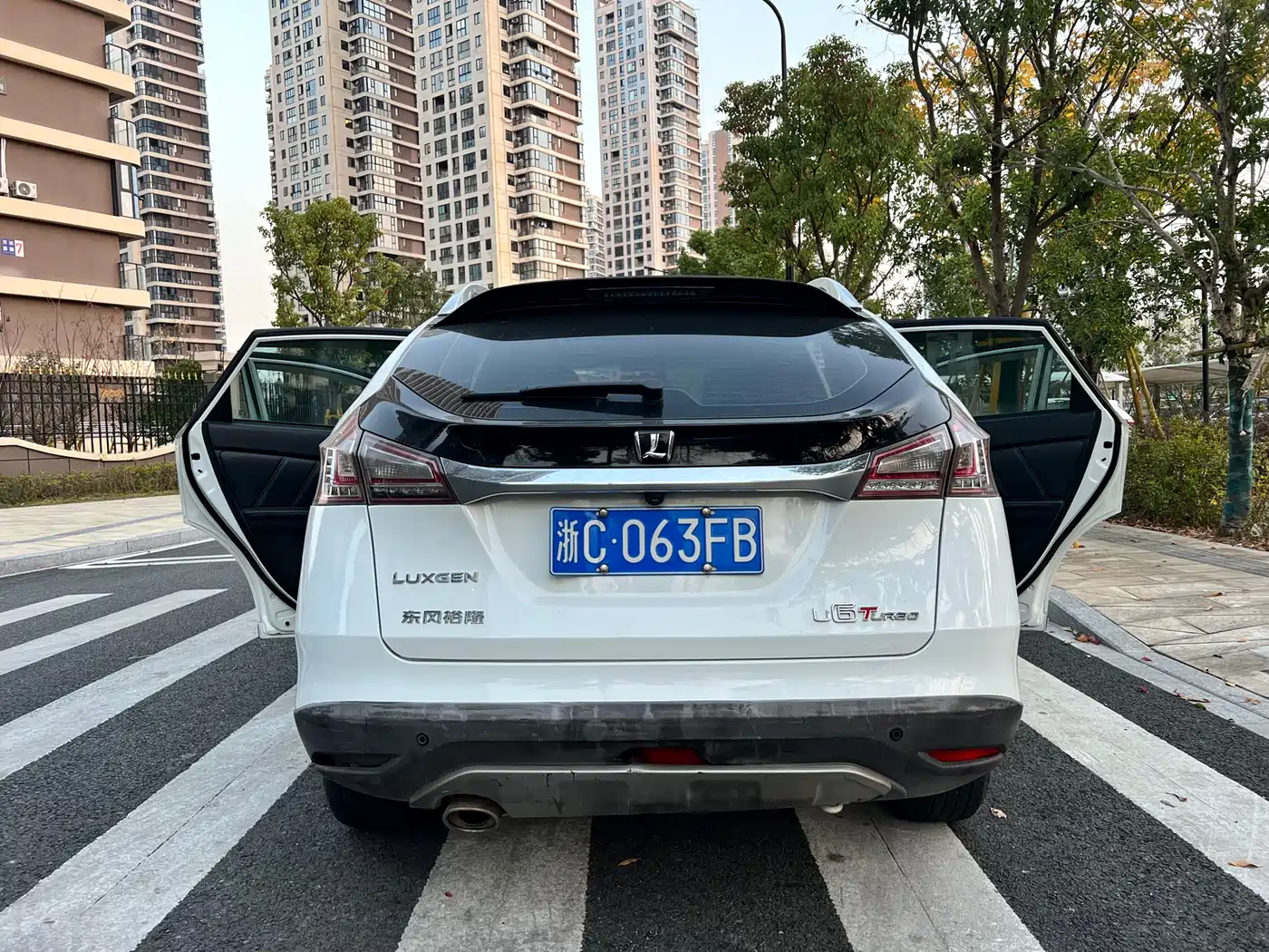 Luxgen U6 SUV 2015 2015 1.8T Fashion Edition