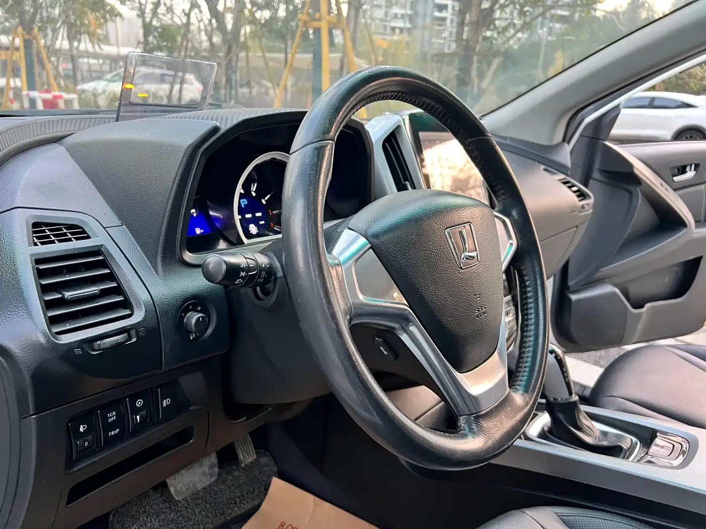 Luxgen U6 SUV 2015 2015 1.8T Fashion Edition