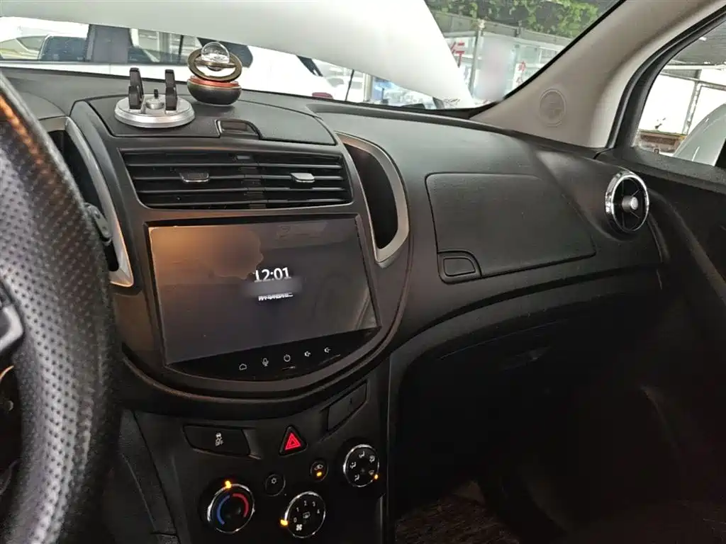 Chevrolet Trax 2016 1.4T Automatic 2WD Comfort Sunroof Edition фото 10
