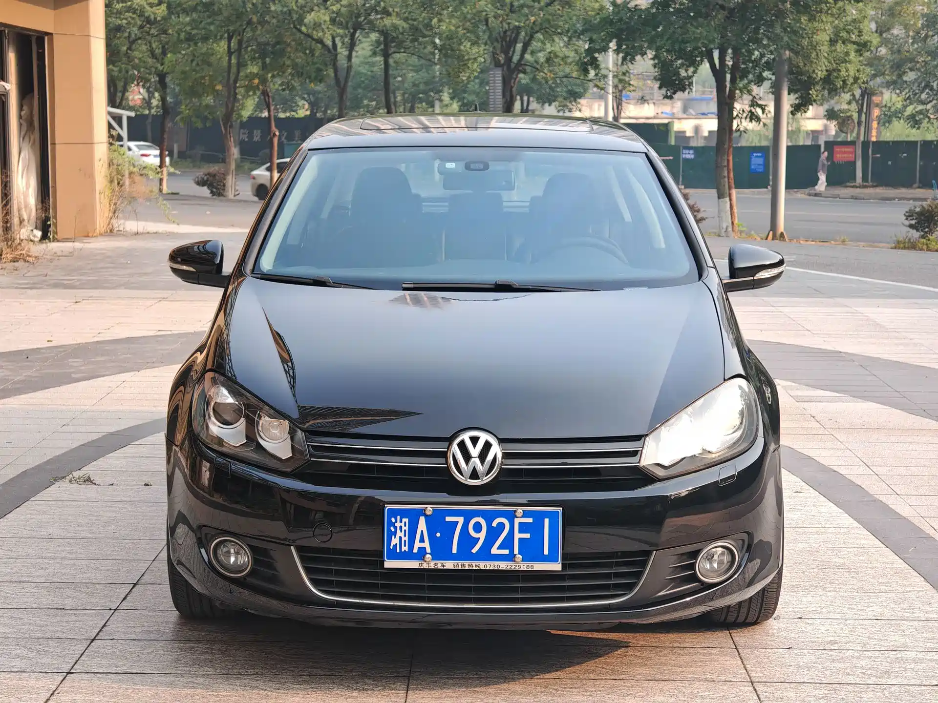 Фото 2 - Volkswagen Golf
