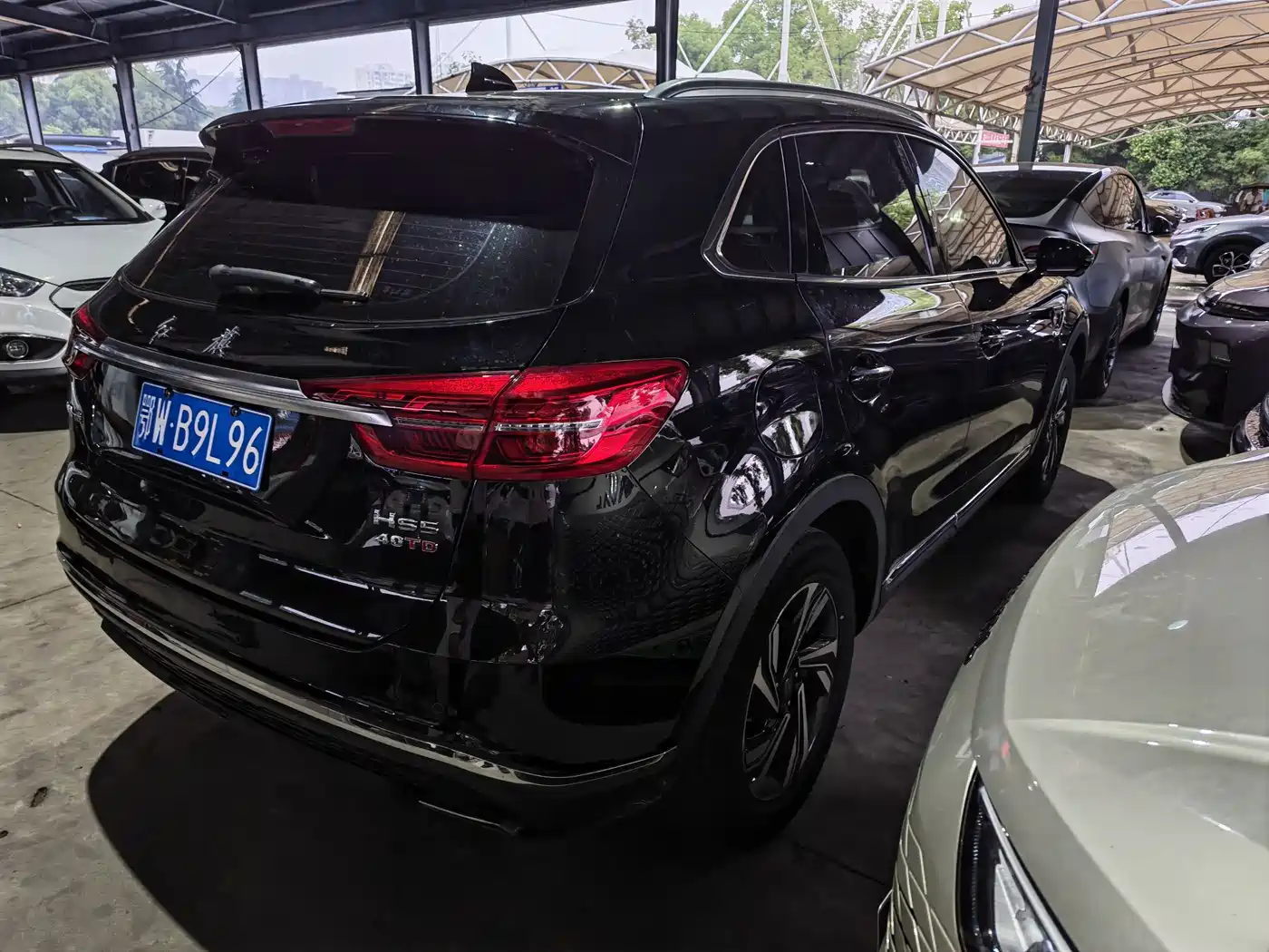 Hongqi HS5 2022 Facelift 2.0T Smart Flag Enjoyment Edition фото 14