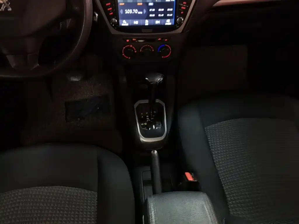 Peugeot 301 2016 1.6L Auto Comfort Edition фото 14