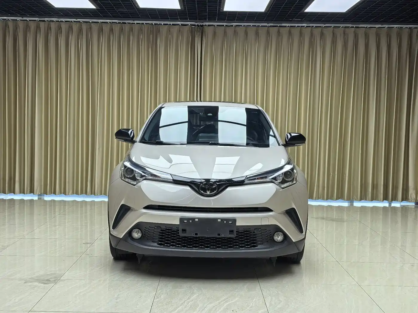 Toyota C-HR 2020 Model 2.0L Comfort фото 2