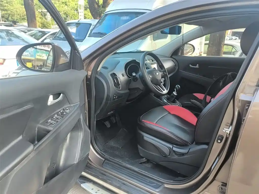 Kia Sportage 2015 2.0L Manual 2WD GL фото 16