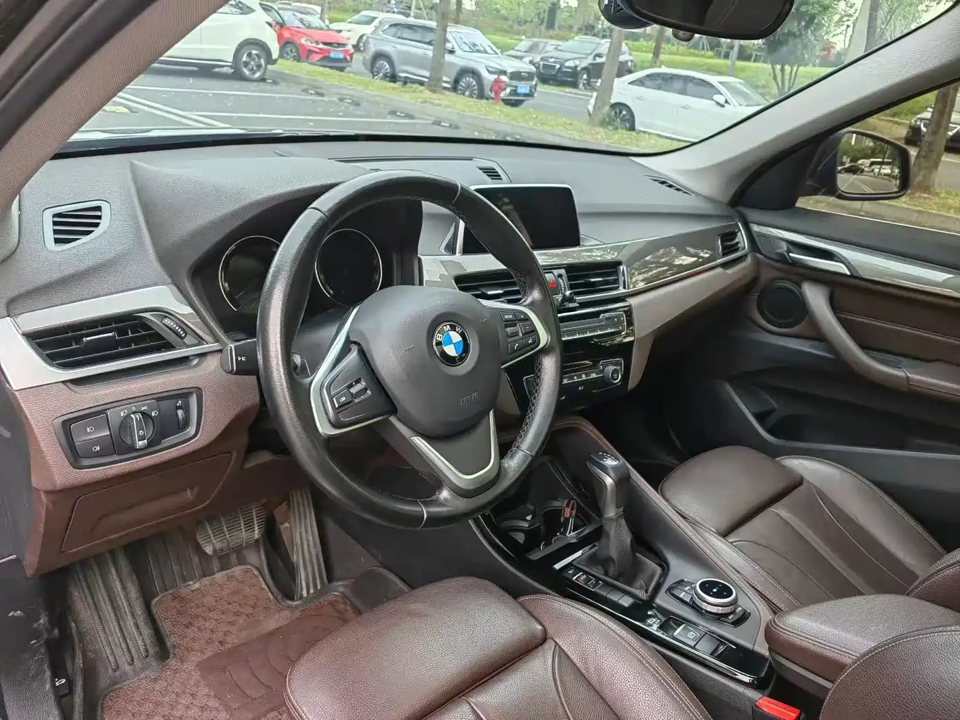 BMW X1 2019 sDrive18Li Premium Model фото 4