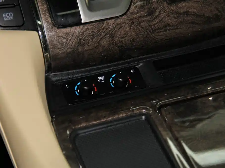 Toyota Alphard 2021 Hybrid 2.5L Premium фото 17