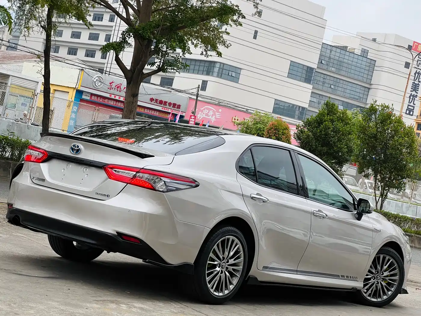 Toyota Camry 2019 Facelift Hybrid 2.5HG Luxury Edition фото 8