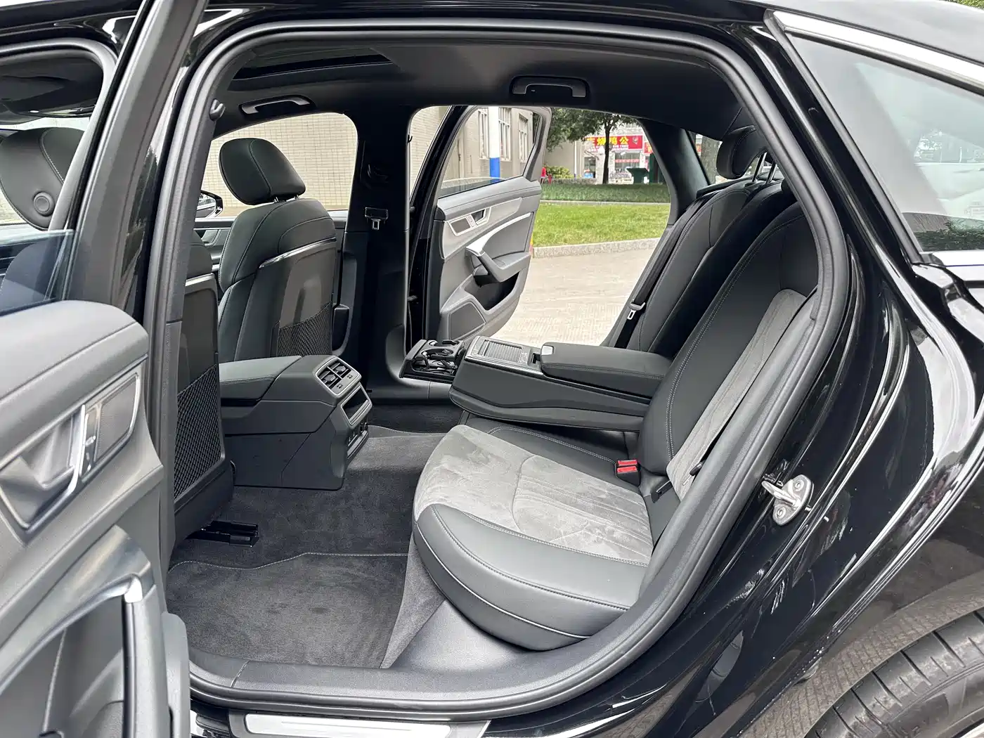 Audi A6L 2024 40 TFSI Luxury Dynamic фото 7