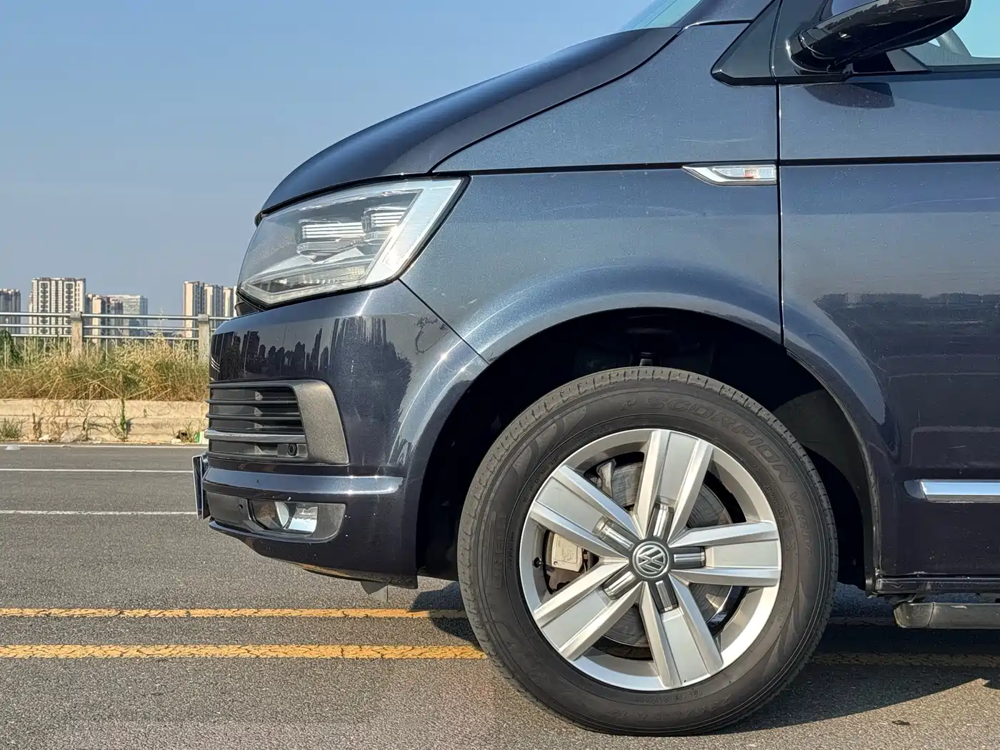 Volkswagen Multivan 2018 2017 2.0TSI AWD Premium Edition 7-Seater