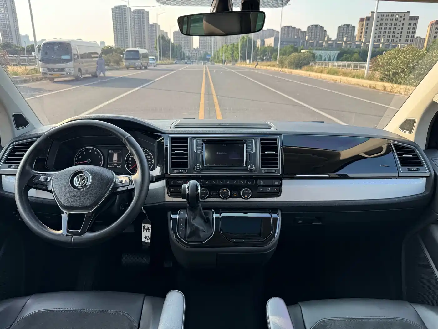 Volkswagen Multivan 2018 2017 2.0TSI AWD Premium Edition 7-Seater