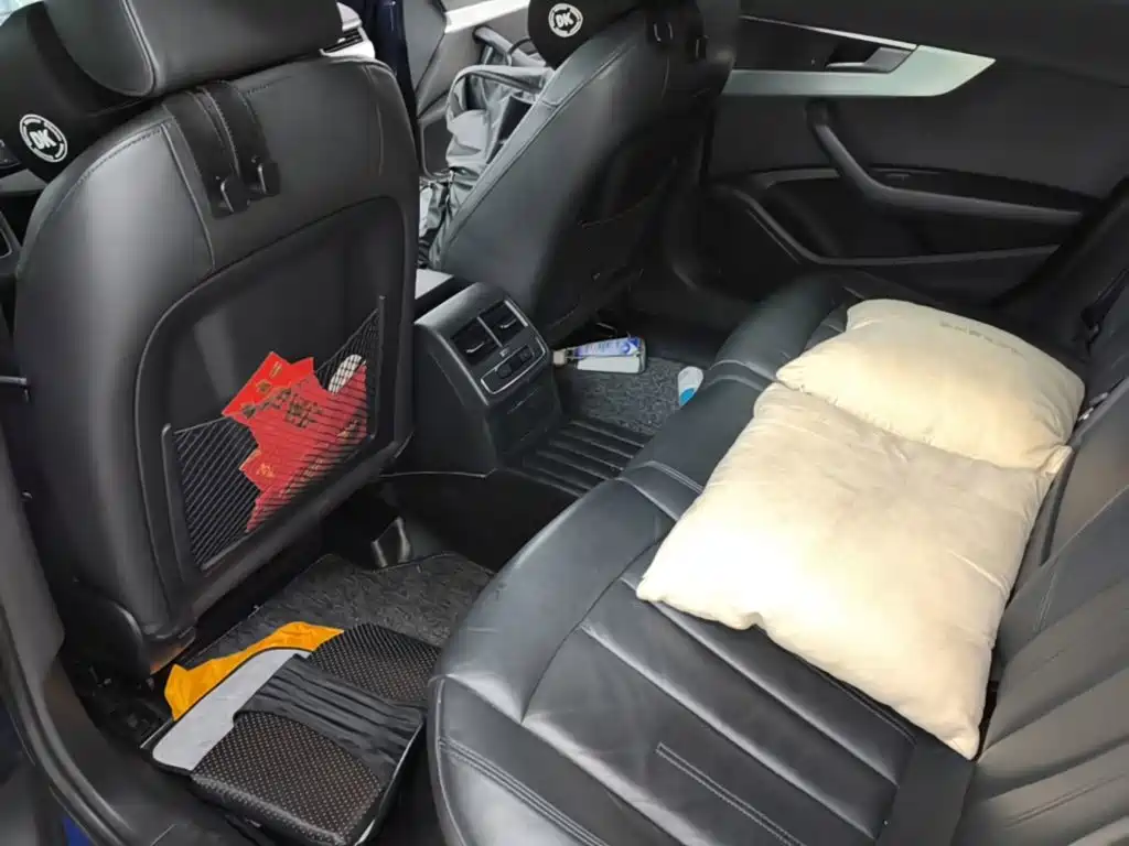 Фото 17 - Audi A4L