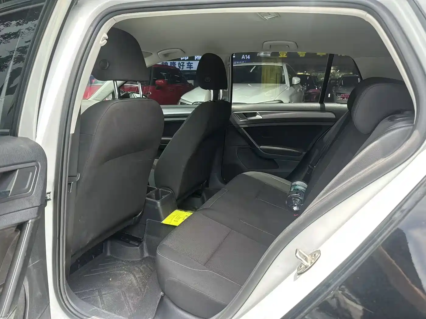 Photo 4 - Volkswagen Golf