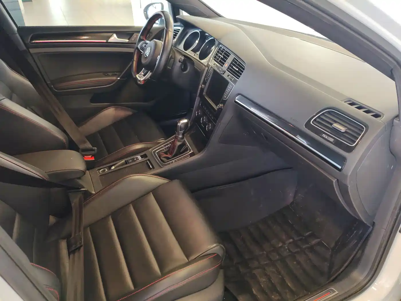 Volkswagen Golf GTI 2016 2.0TSI GTI фото 34