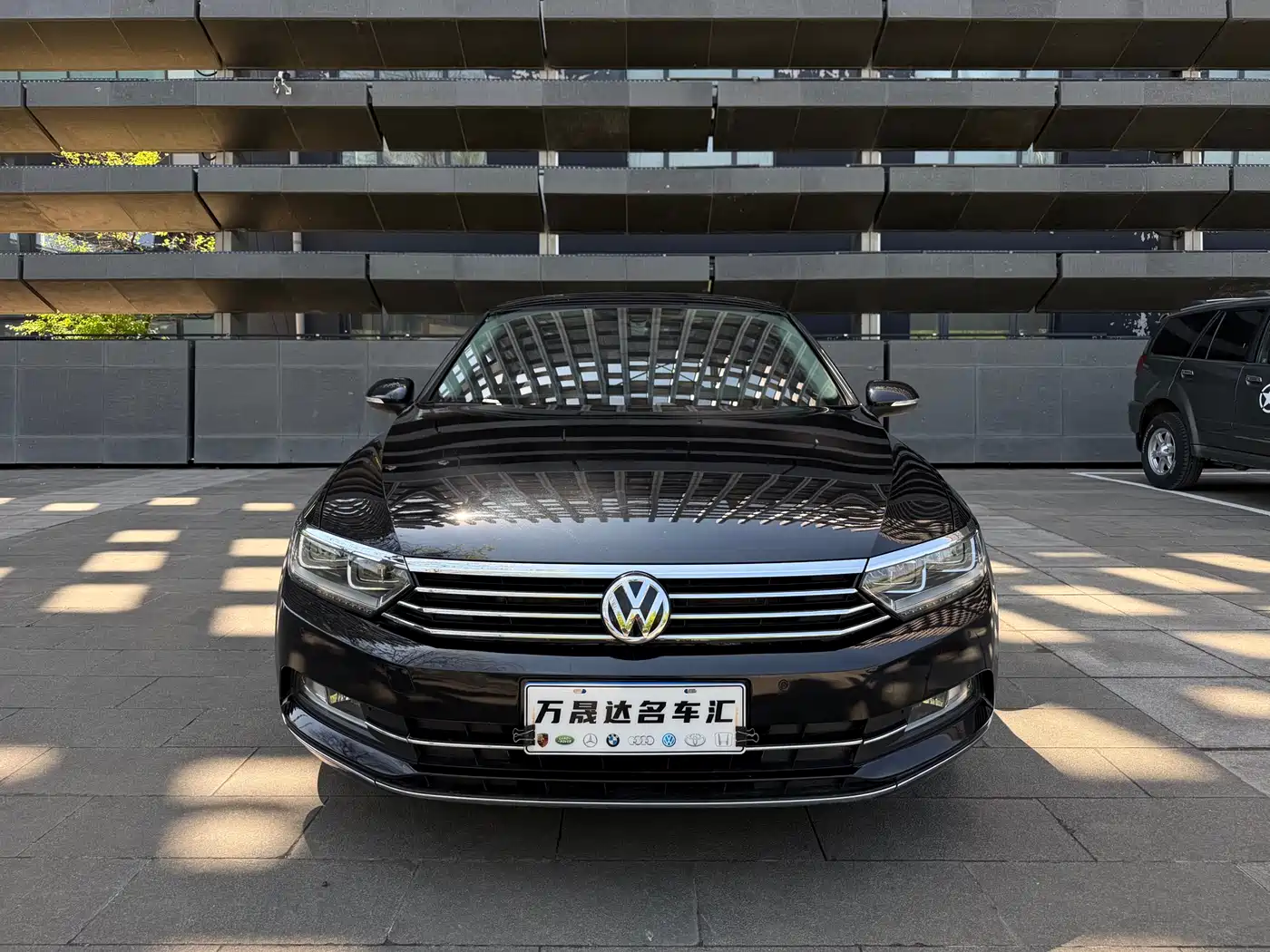 Volkswagen Magotan 2018 Facelift 330TSI DSG Luxury фото 2
