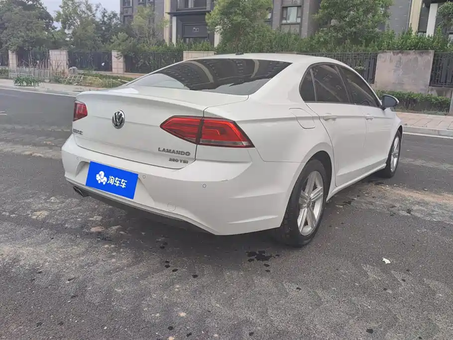 Volkswagen Lamando 2017 280TSI DSG Comfort Edition фото 3