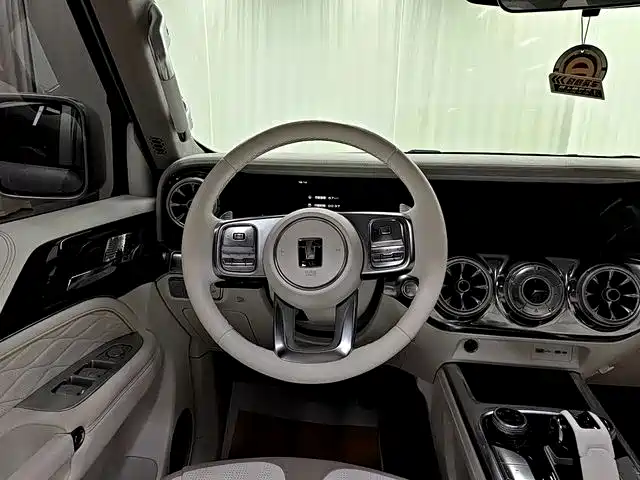 TANK CO CREATION TANK 300