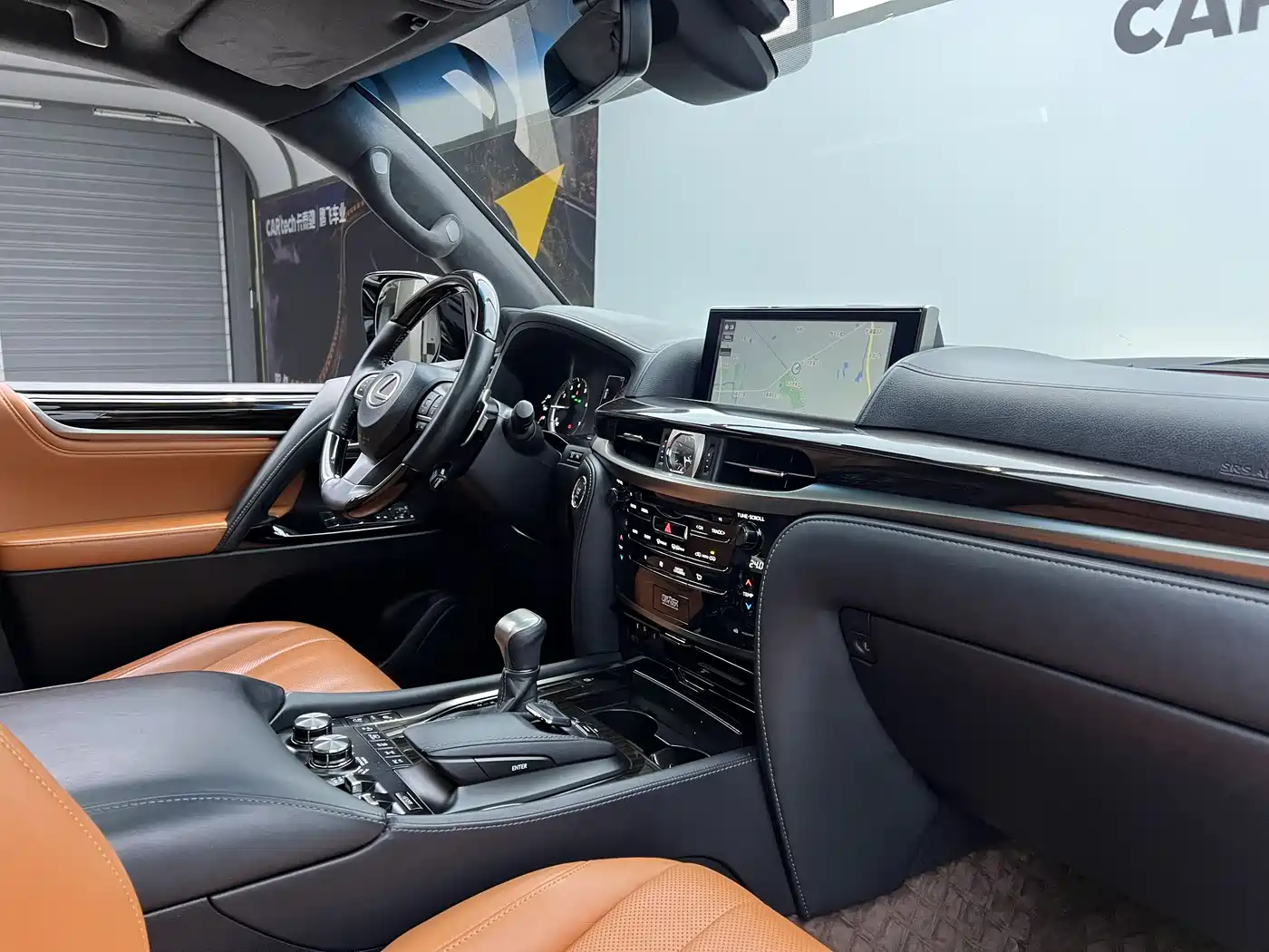 Lexus LX 2016 570 Luxury Premium Edition фото 7