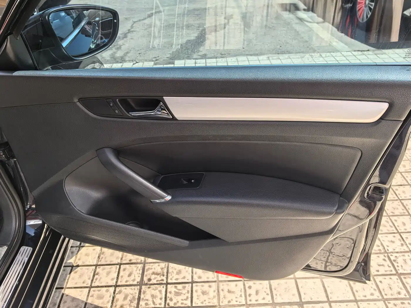 Volkswagen Passat 2015 1.8TSI DSG Honor Edition фото 14