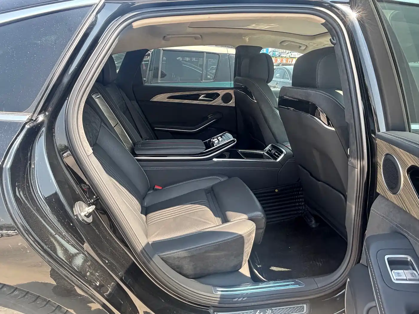 Hongqi H9 2020 3.0T Smart Connect Flagship 4-Seater фото 12