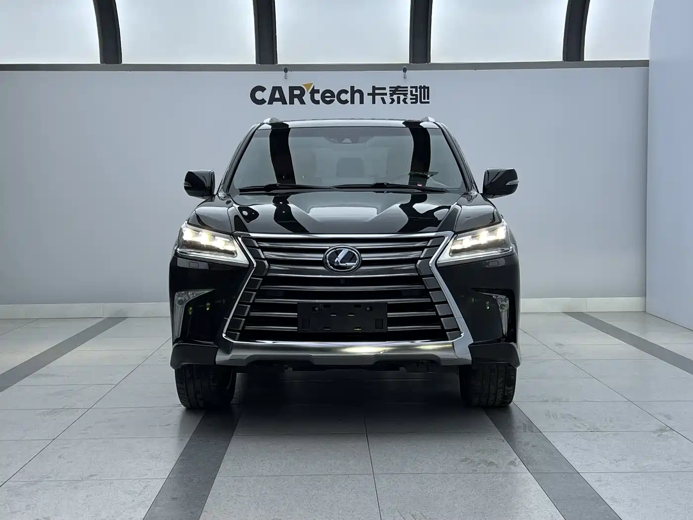 Lexus LX 2016 570 Luxury Premium Edition фото 2