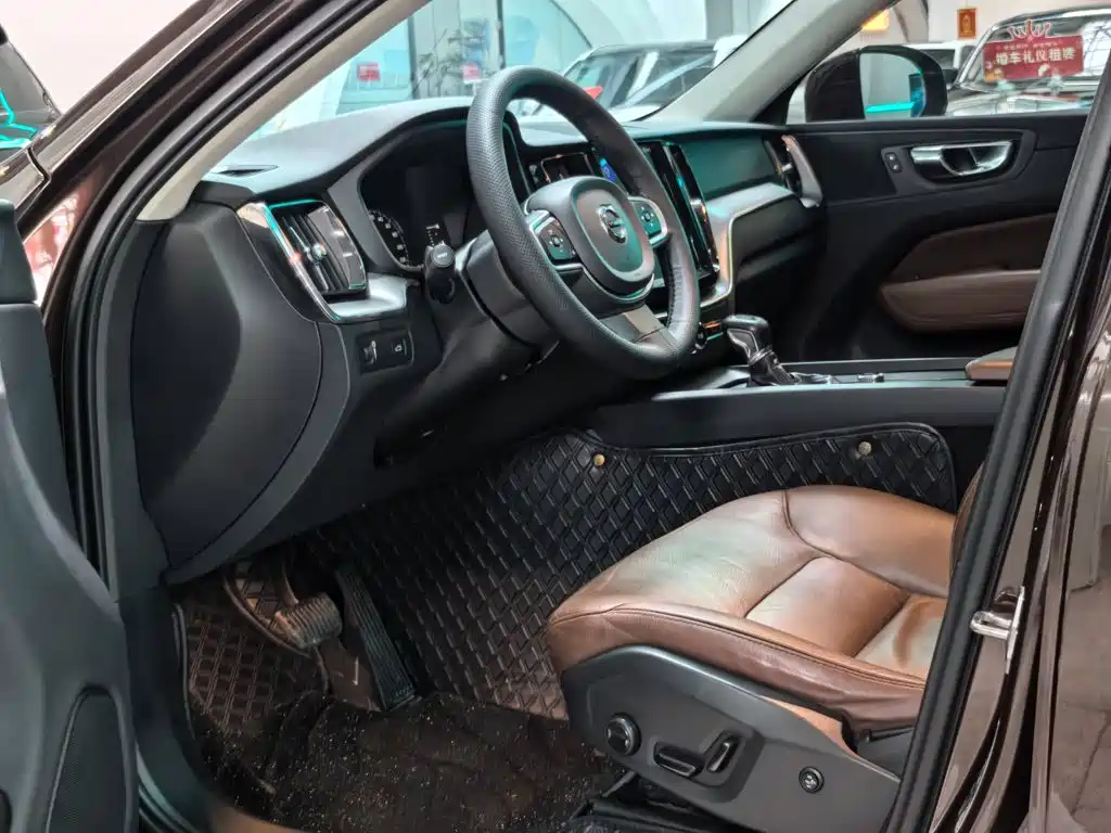 صورة 5 - Volvo XC60