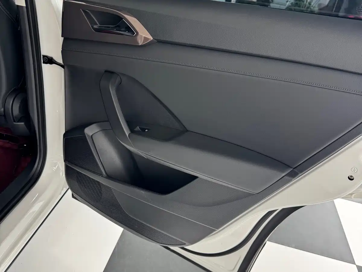 Volkswagen Tharu, миниатюра 15