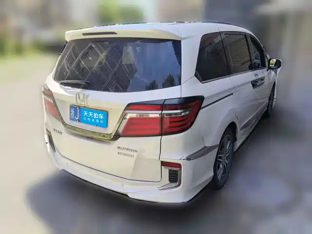 Honda Elysion 2019 2.0L Hybrid Luxury Edition — фото 2