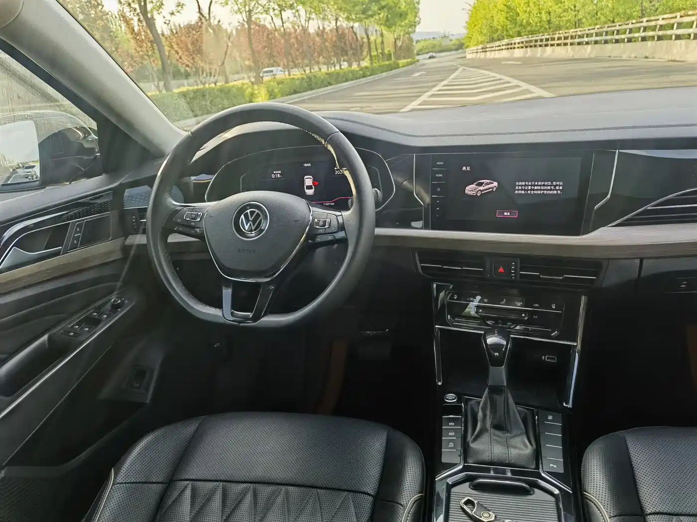 Volkswagen Passat 2020 Facelift 330TSI Luxury China VI фото 11