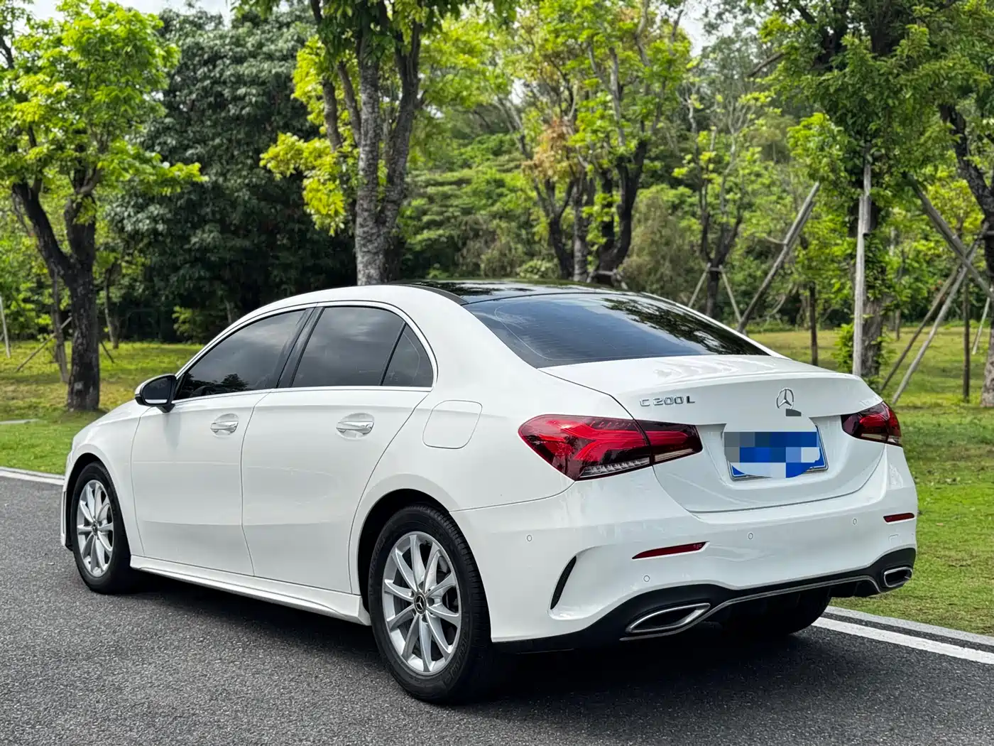 Mercedes-Benz A-Class 2019 Facelift A 200 L Sports Sedan фото 9