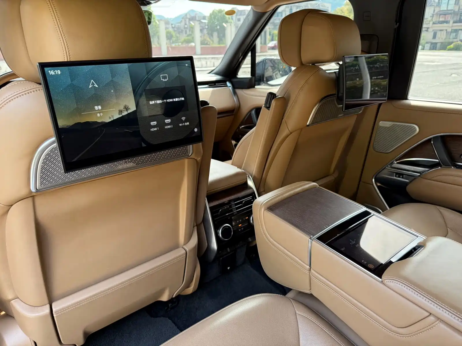 Фото 23 - Land Rover Range Rover