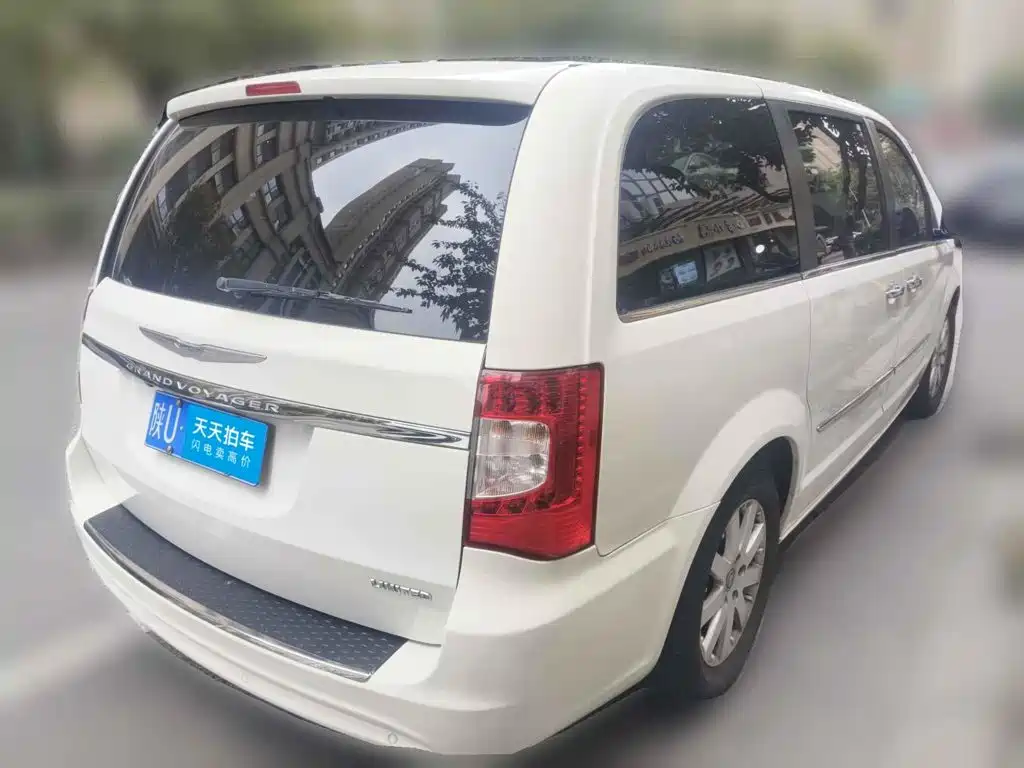 Фото 2 - Chrysler Pacifica